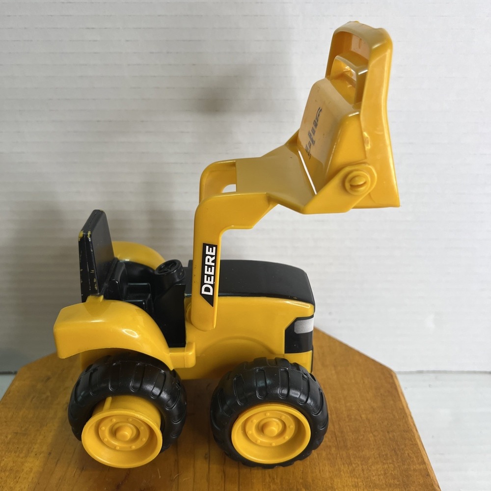 Tomy John Deere Big Scoop‎ Toy Construction Dump Loader Built Sandbox Tough